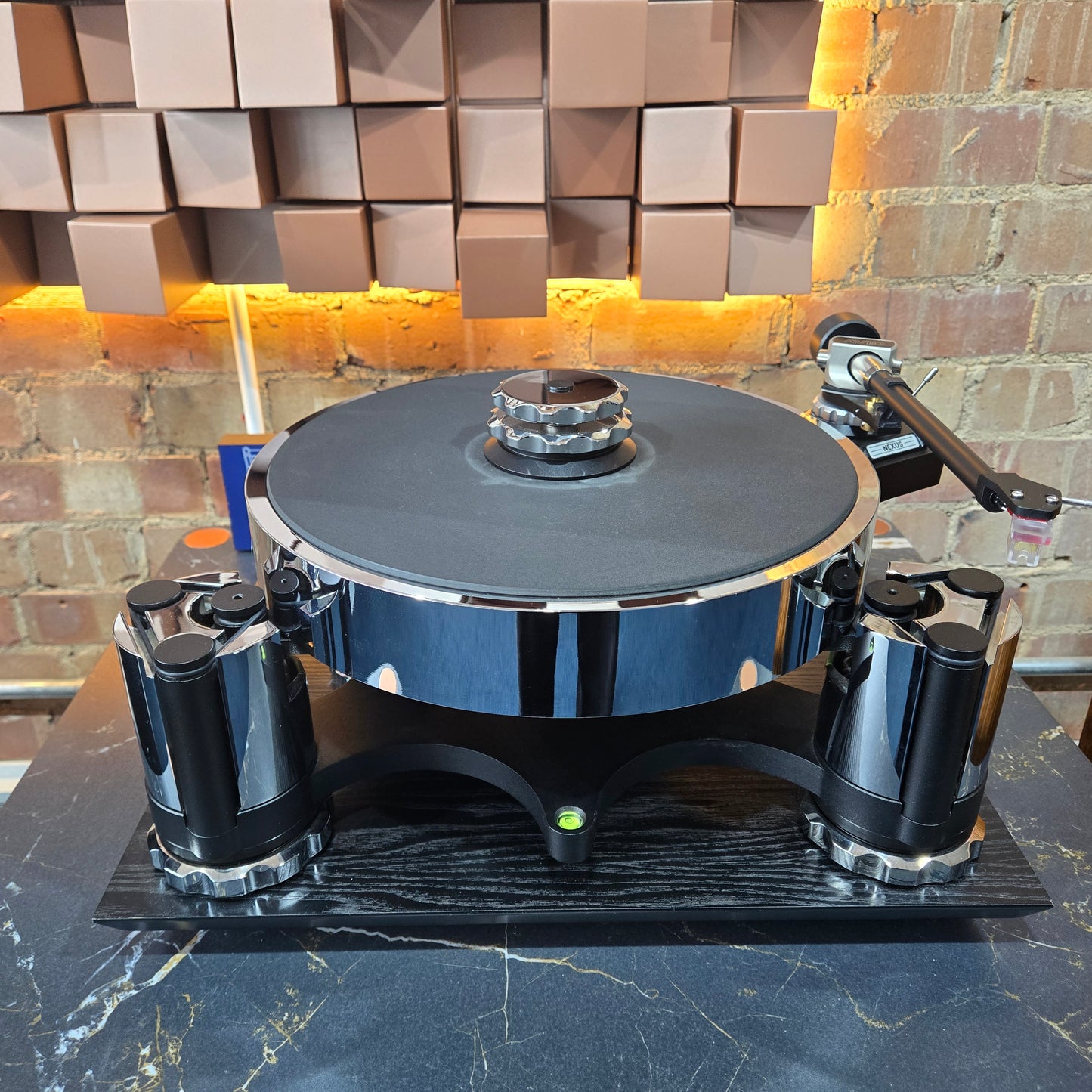 AVIDHIFI Acutus Classic Chrome in Arm & Cart Ex-Demonstration