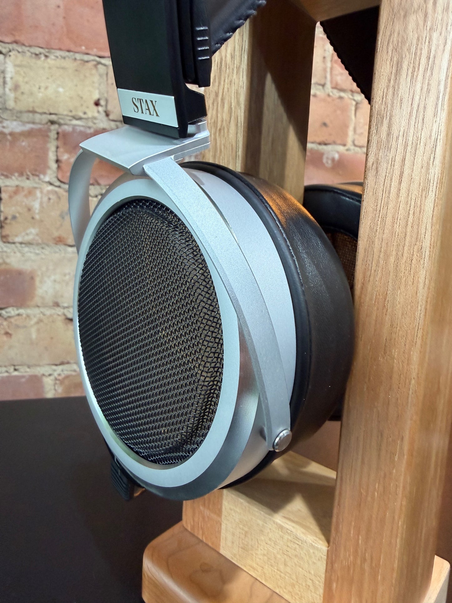 Clearance Sale STAX SR-009S Electrostatic Earspeaker Ex-Demonstration