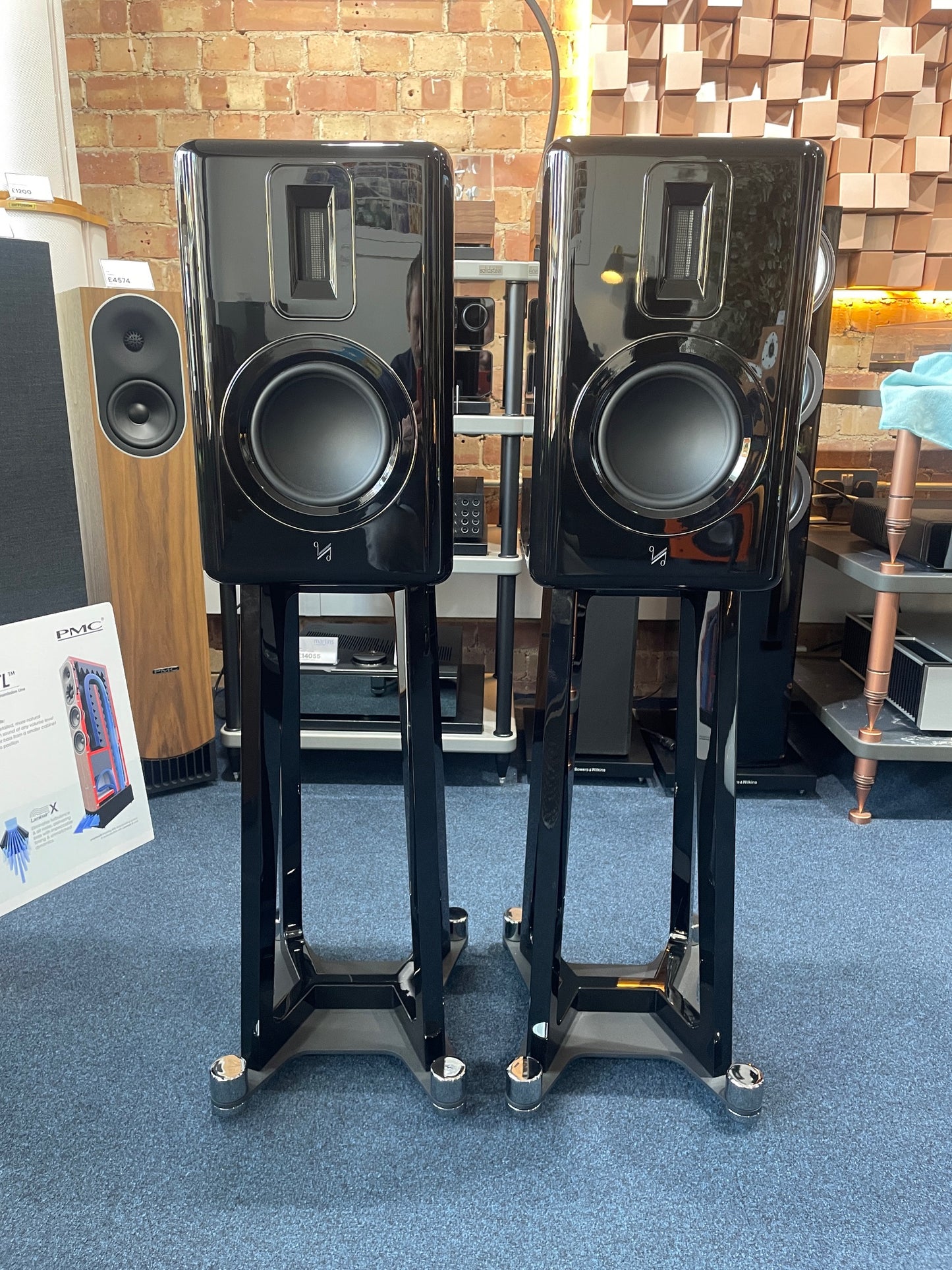 Quad Revela One Standmount Loudspeakers with Stands - Clearance Sale (Gloss Black)