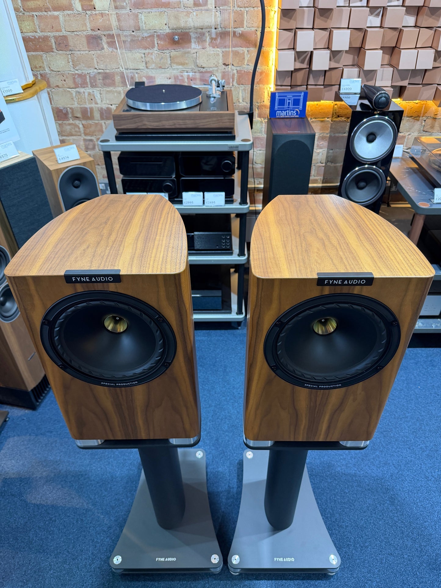 CLEARANCE SALE: Fyne Audio F701SP - Floorstanding Speakers | Ex-Demo