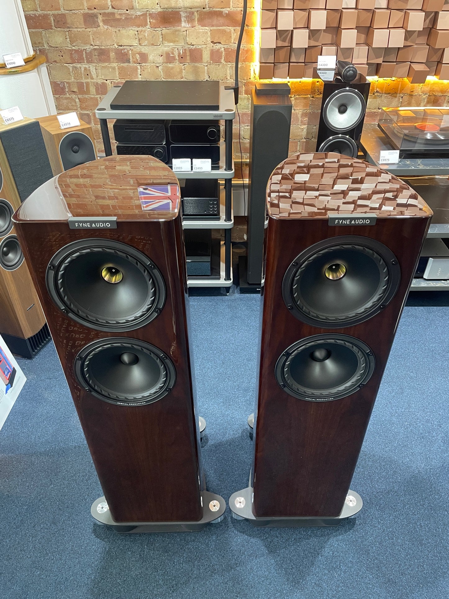 CLEARANCE SALE: Fyne Audio F702SP - Special Production Floorstanding Speakers | Ex-Demo