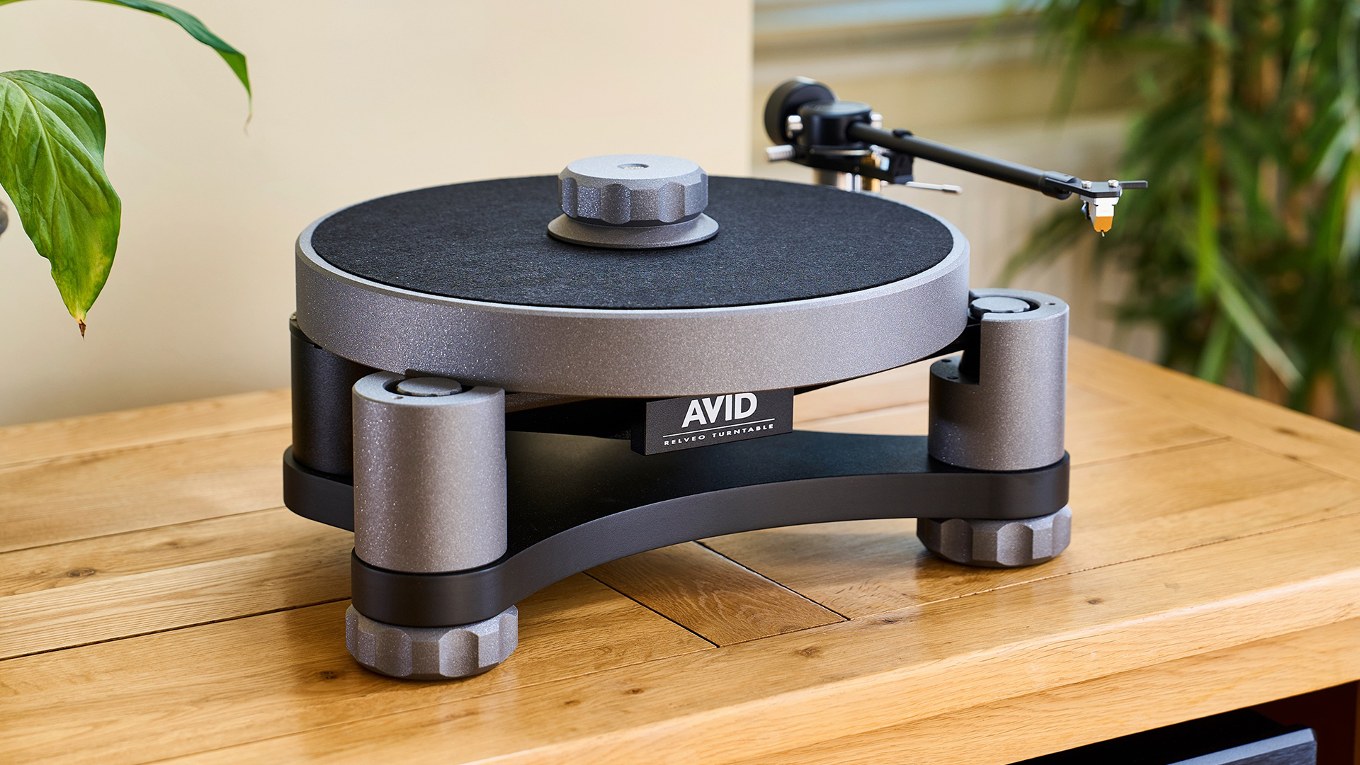 AVIDHIFI Relveo Turntable with Altus V2 Tonearm - £6,900 – Martins Hi-Fi