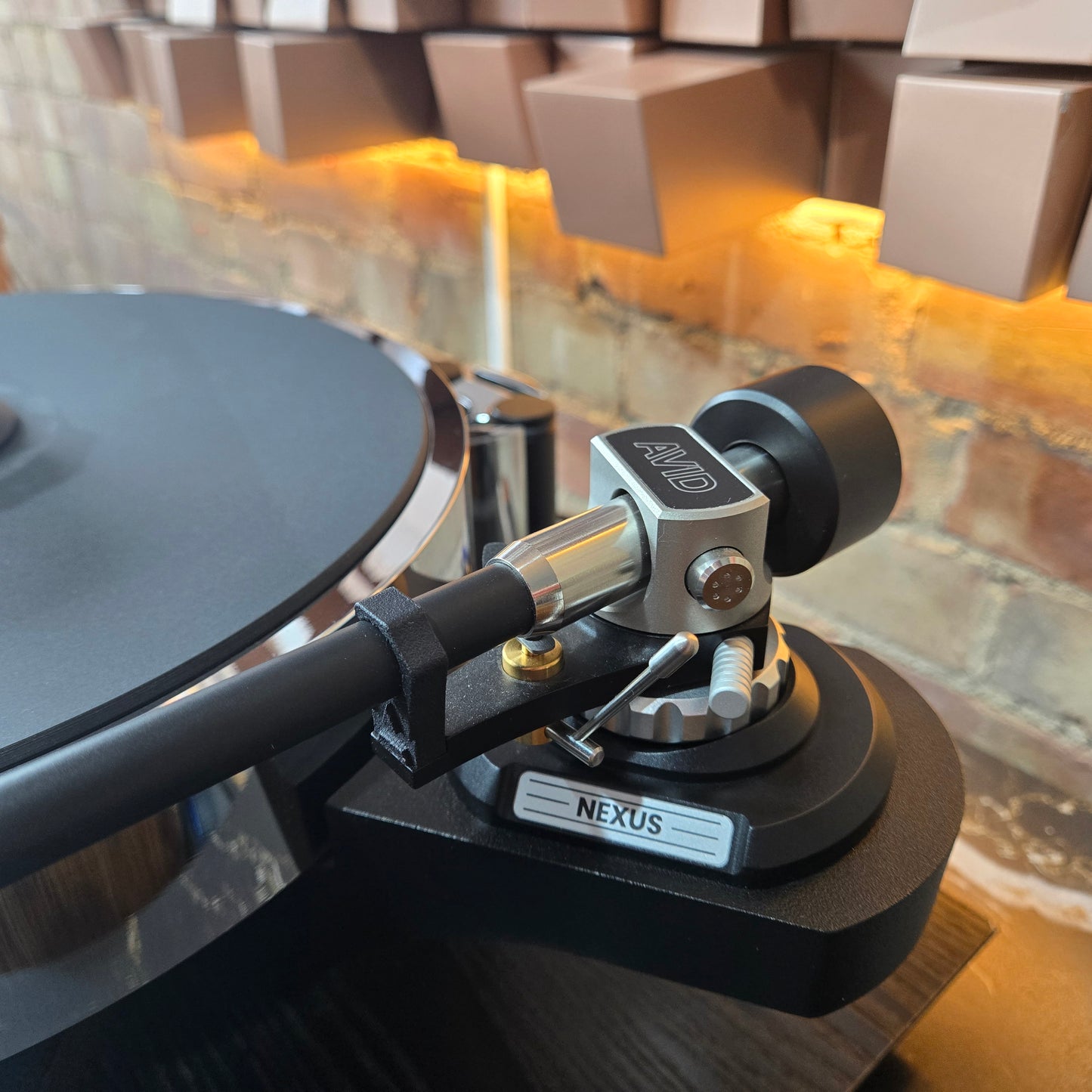 AVIDHIFI Acutus Classic Chrome in Arm & Cart Ex-Demonstration