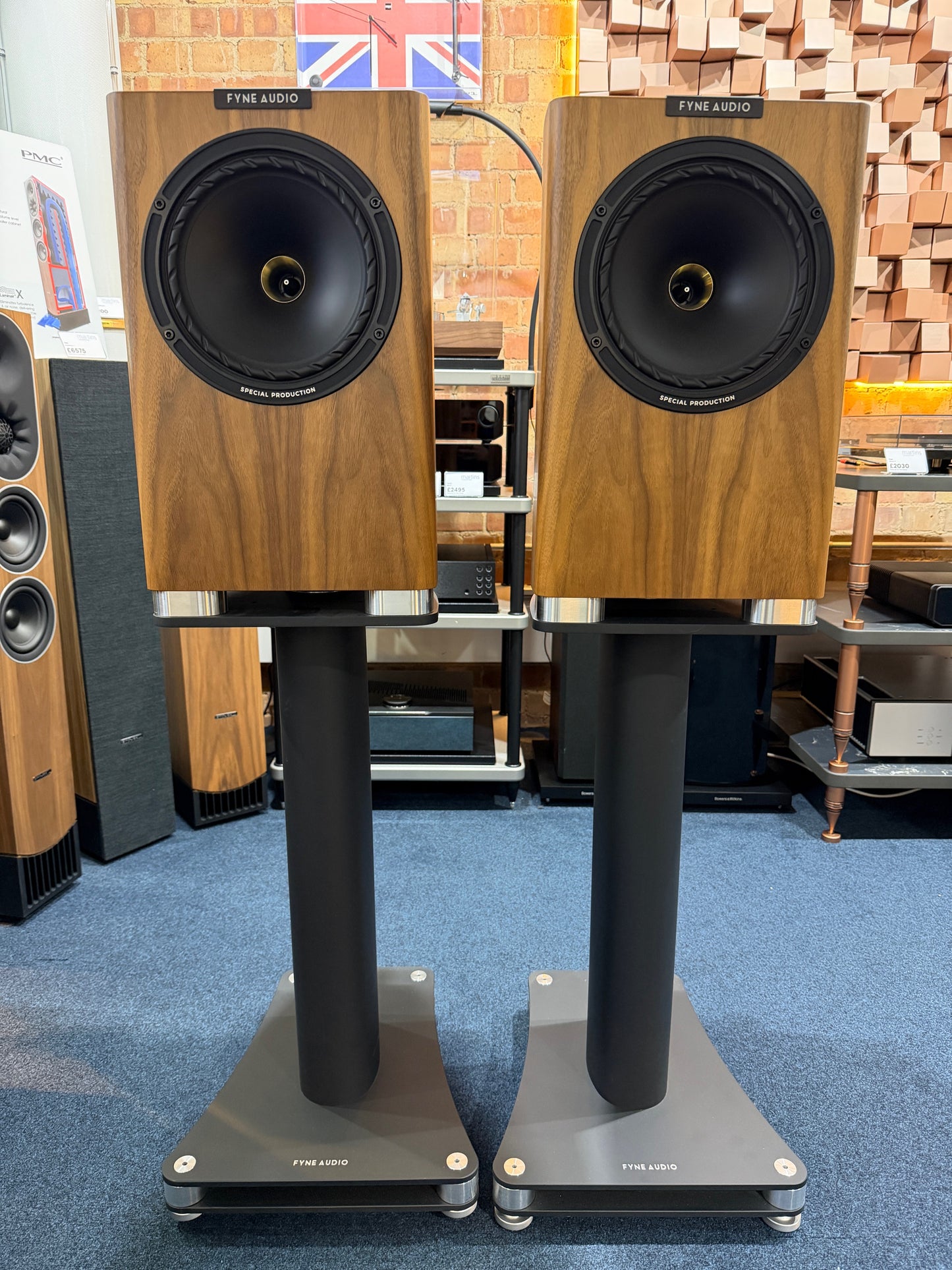 CLEARANCE SALE: Fyne Audio F701SP - Floorstanding Speakers | Ex-Demo