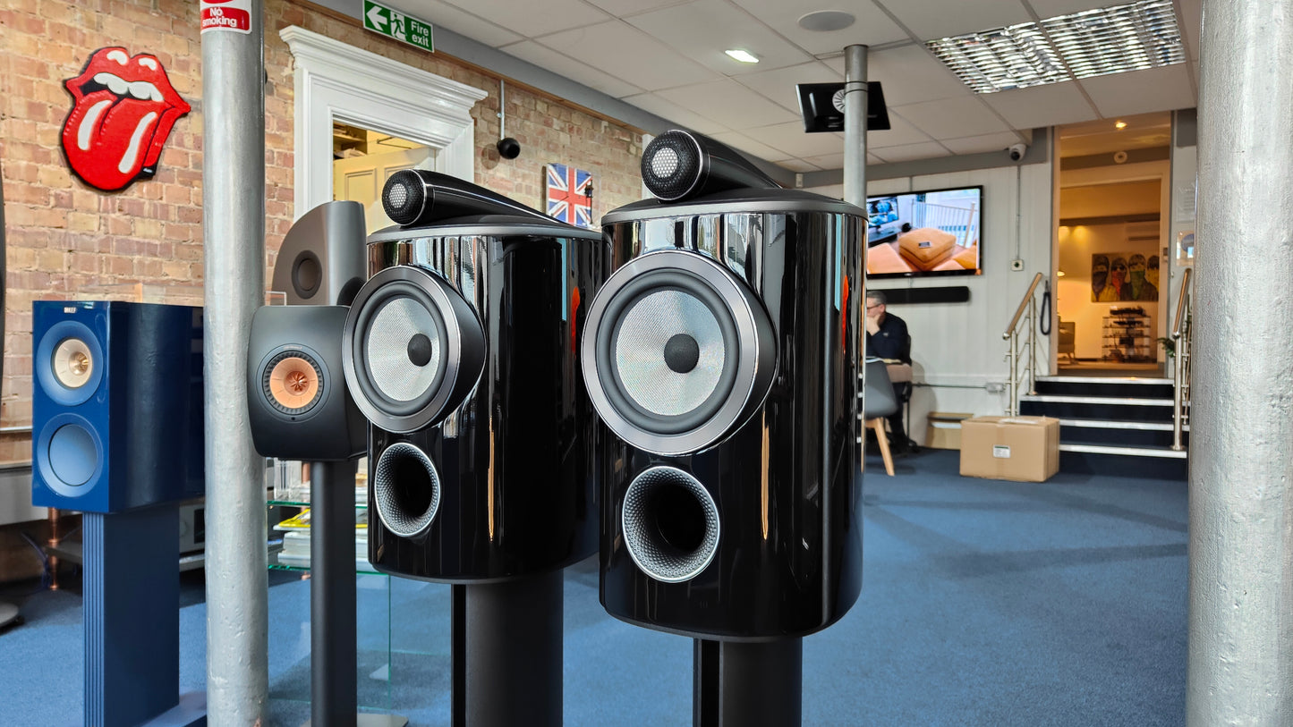 CLEARANCE SALE: Bowers & Wilkins 805 D4 - Standmount Speakers in Black | Ex-Demonstration