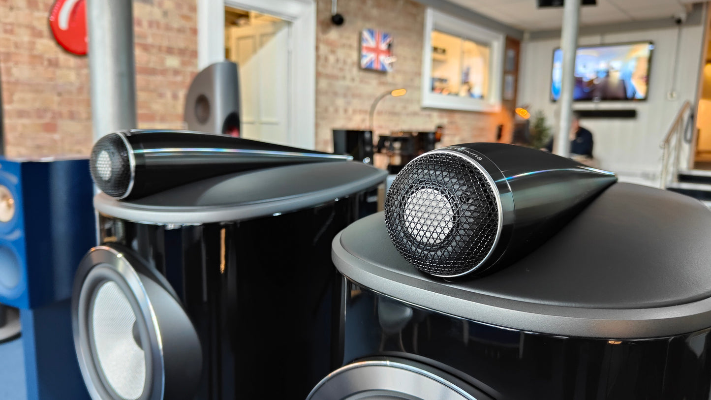 CLEARANCE SALE: Bowers & Wilkins 805 D4 - Standmount Speakers in Black | Ex-Demonstration