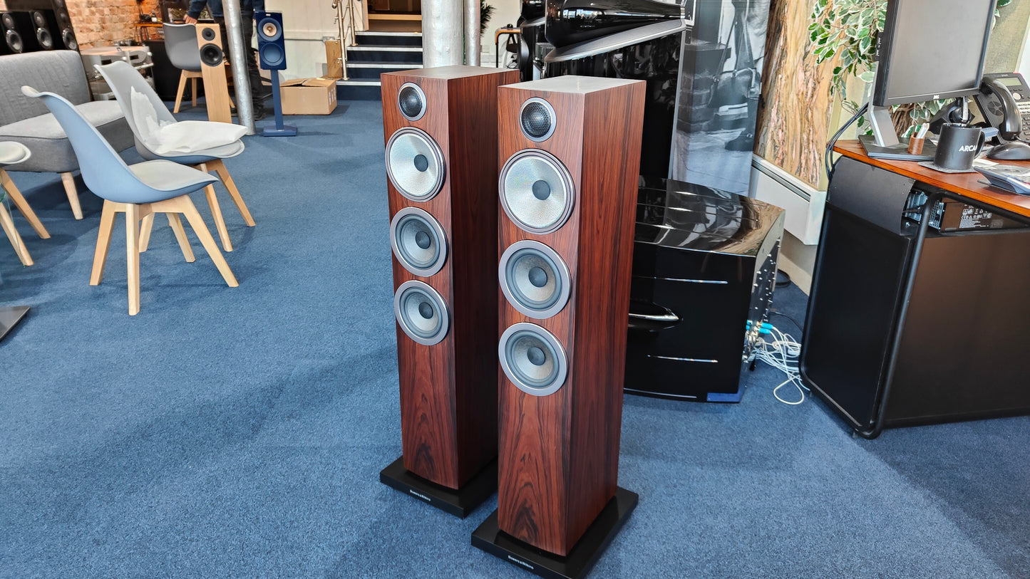 CLEARANCE SALE: Bowers & Wilkins 704 S3 Floorstanding Loudspeakers – Mocha | Ex-Demonstration