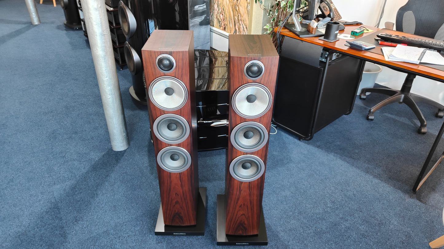 CLEARANCE SALE: Bowers & Wilkins 704 S3 Floorstanding Loudspeakers – Mocha | Ex-Demonstration