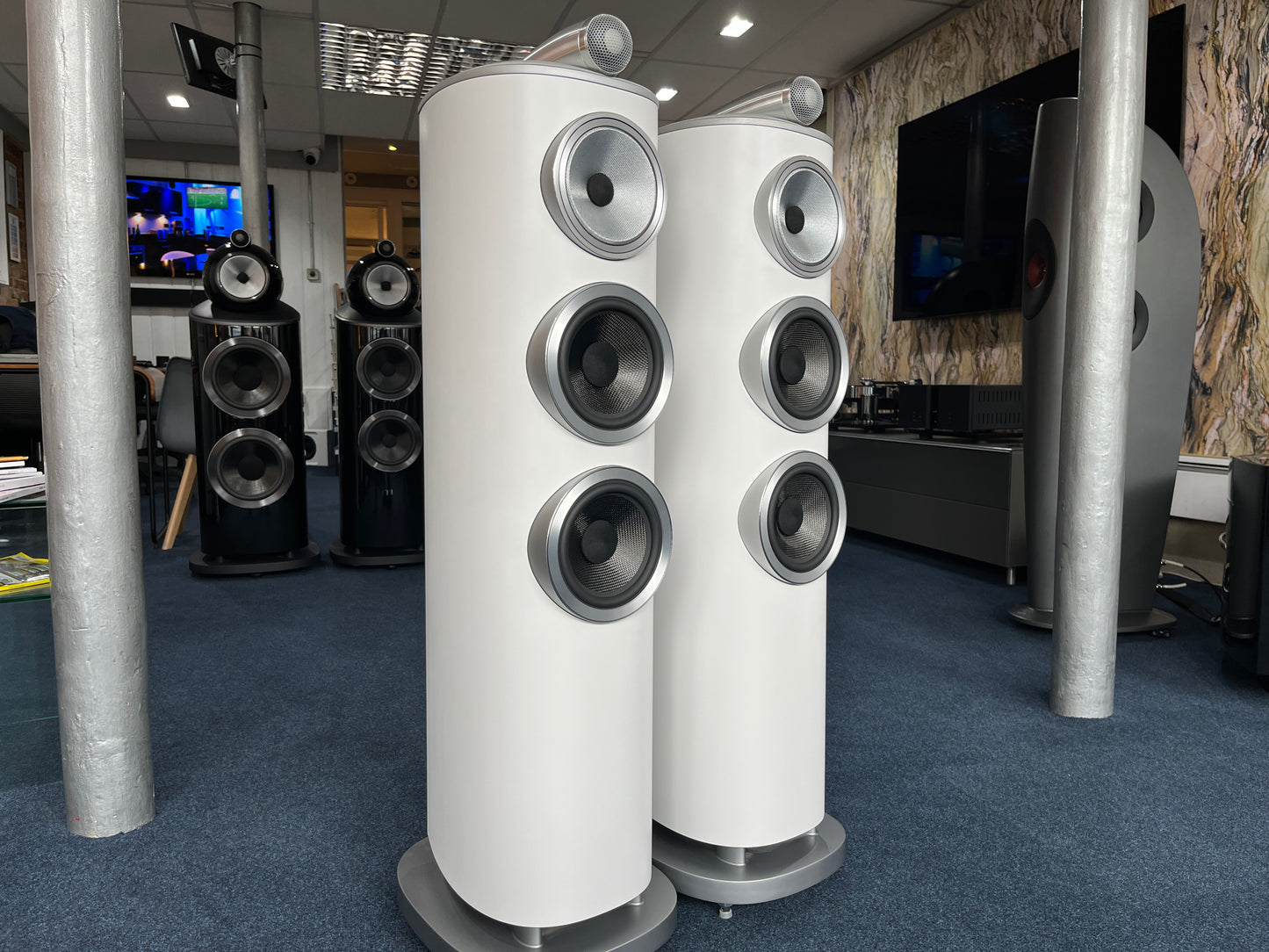 CLEARANCE SALE: Bowers & Wilkins 804 D4 - Floorstanding Speakers | Ex-Demonstration