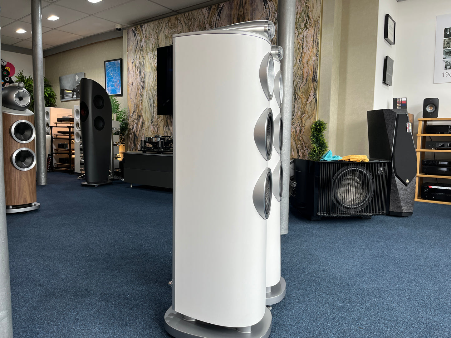 CLEARANCE SALE: Bowers & Wilkins 804 D4 - Floorstanding Speakers | Ex-Demonstration