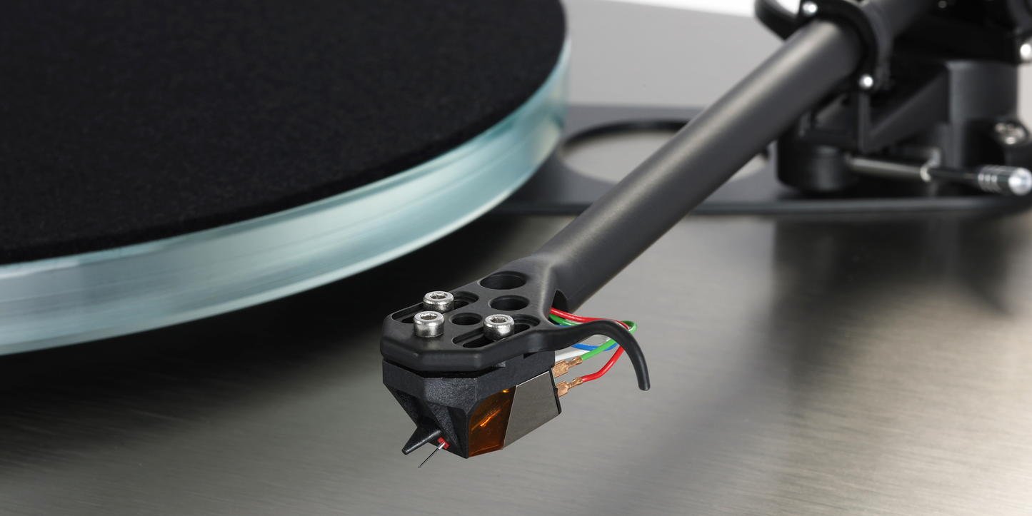 tonearm and cartridge Rega Planar 6 RS Edition