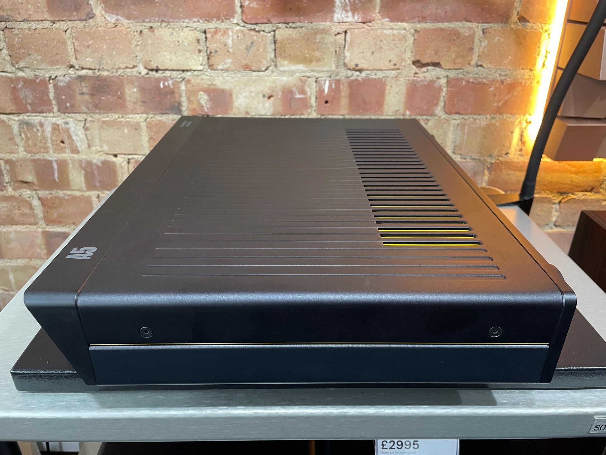 left side Arcam Radia A5