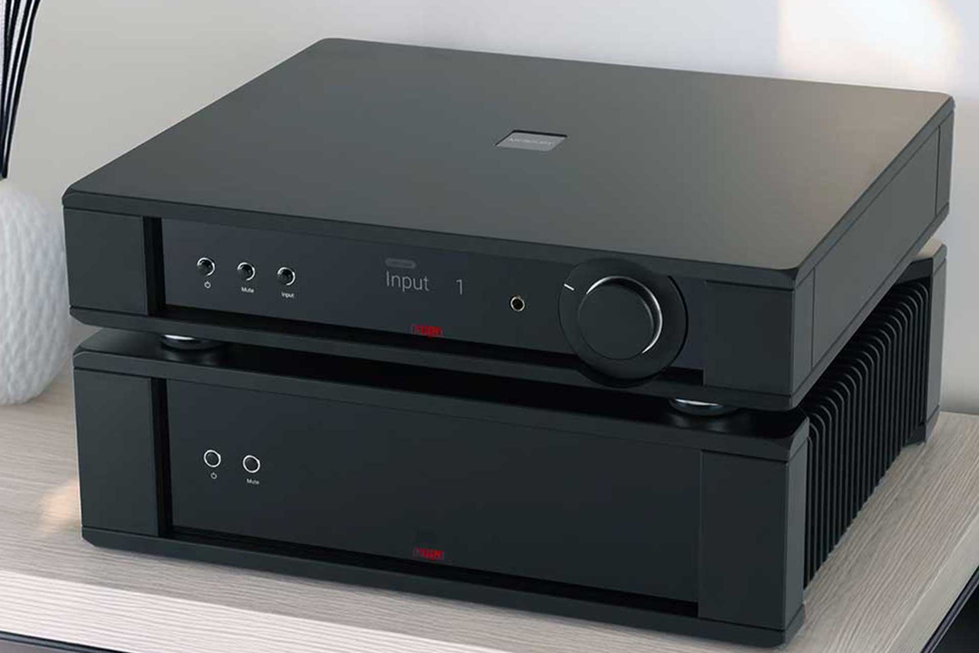 Rega Reference Mercury Pre-amplifier and Solis Power Amplifier ...