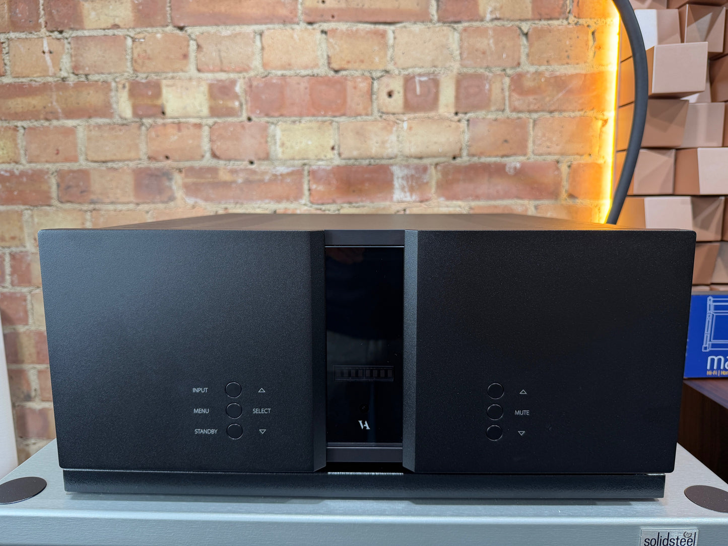 CLEARANCE SALE: Vitus RI-101 MK2 Integrated Amplifier – Ex-Demonstration