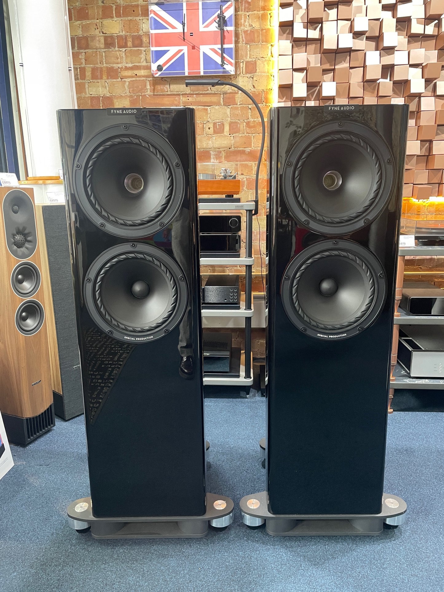 CLEARANCE SALE: Fyne Audio F703SP - Floorstanding Loudspeakers | Ex-Demo