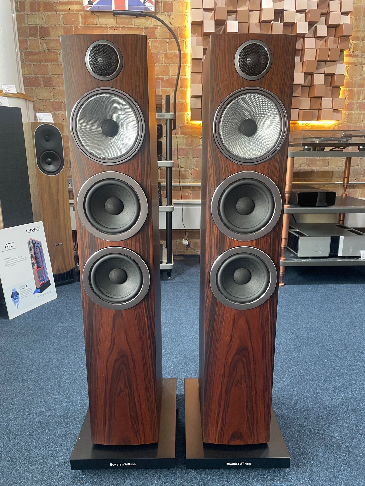 CLEARANCE SALE: Bowers & Wilkins 704 S3 Floorstanding Loudspeakers – Mocha | Ex-Demonstration