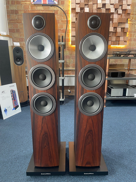 CLEARANCE SALE: Bowers & Wilkins 704 S3 Floorstanding Loudspeakers – Mocha | Ex-Demonstration