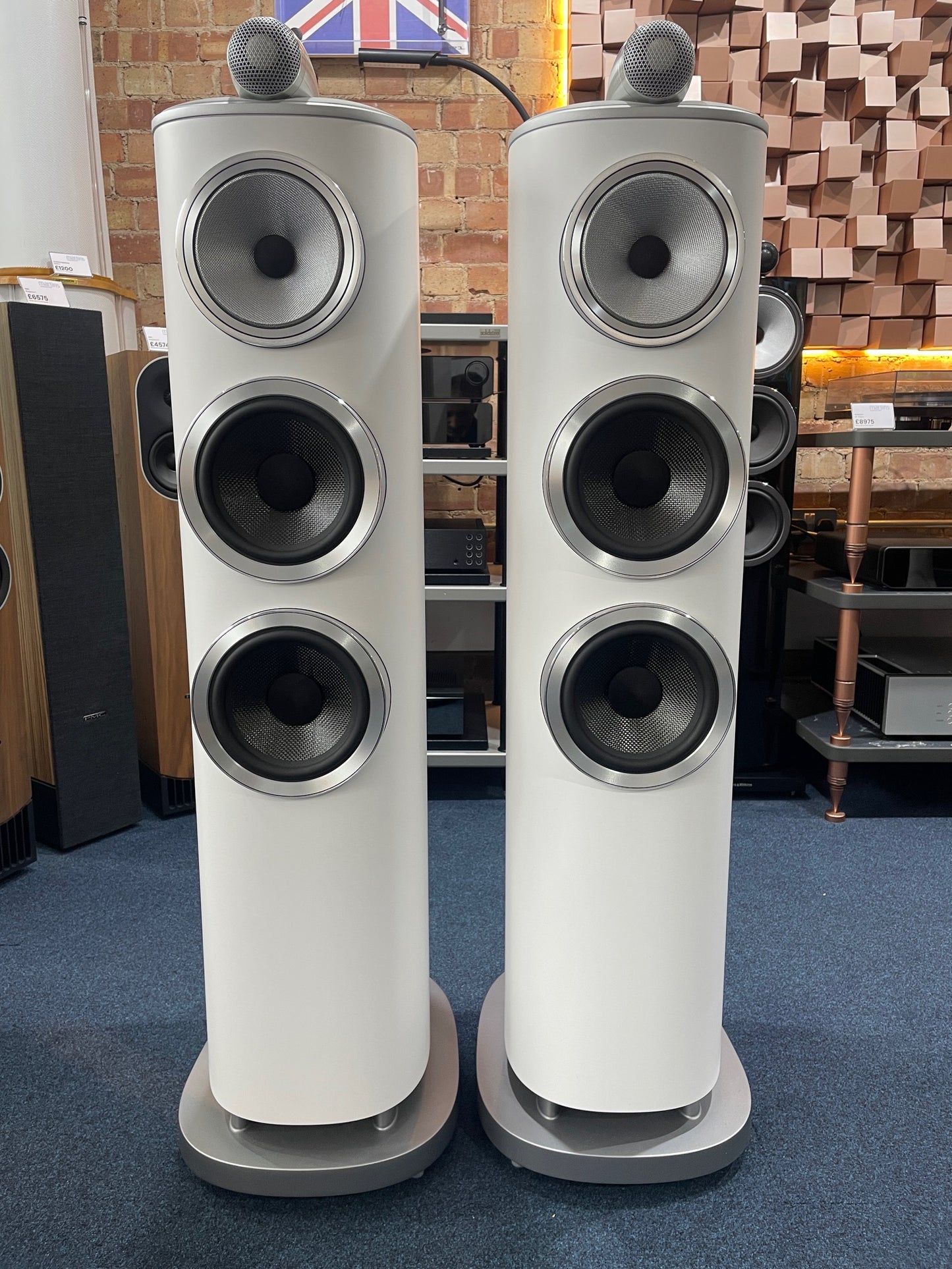 front view Bowers & Wilkins 804 D4