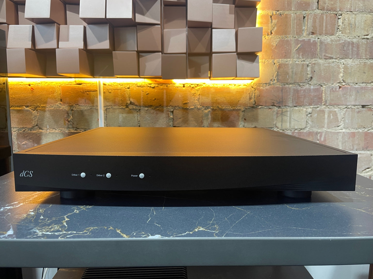 frnt view  dCS Rossini Master Clock - Precision Reference Clock 