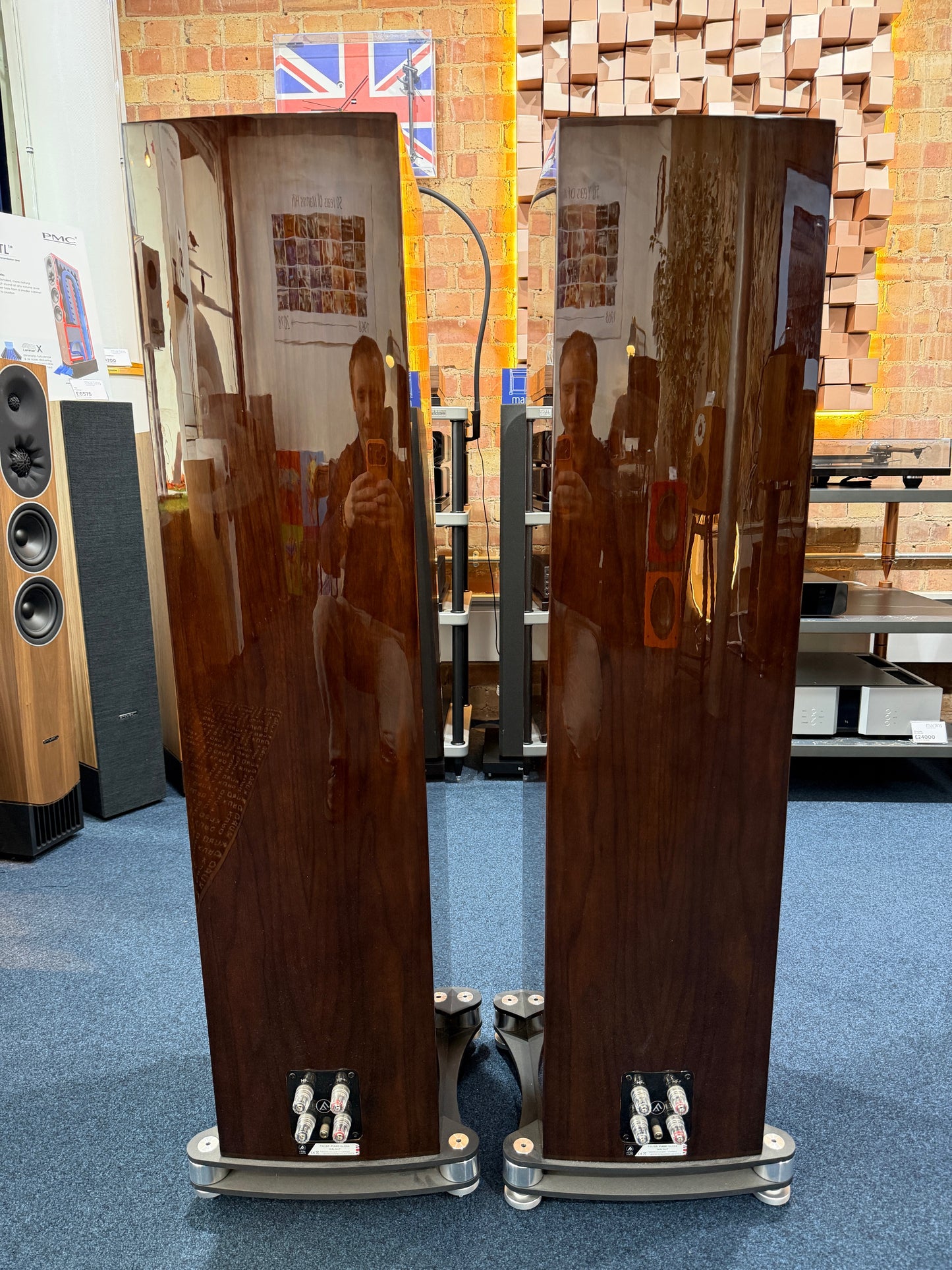 CLEARANCE SALE: Fyne Audio F502SP - Floorstanding Speakers | Ex-Demo