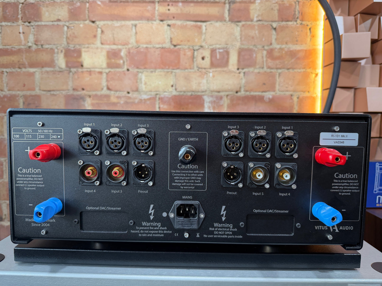 CLEARANCE SALE: Vitus RI-101 MK2 Integrated Amplifier – Ex-Demonstration