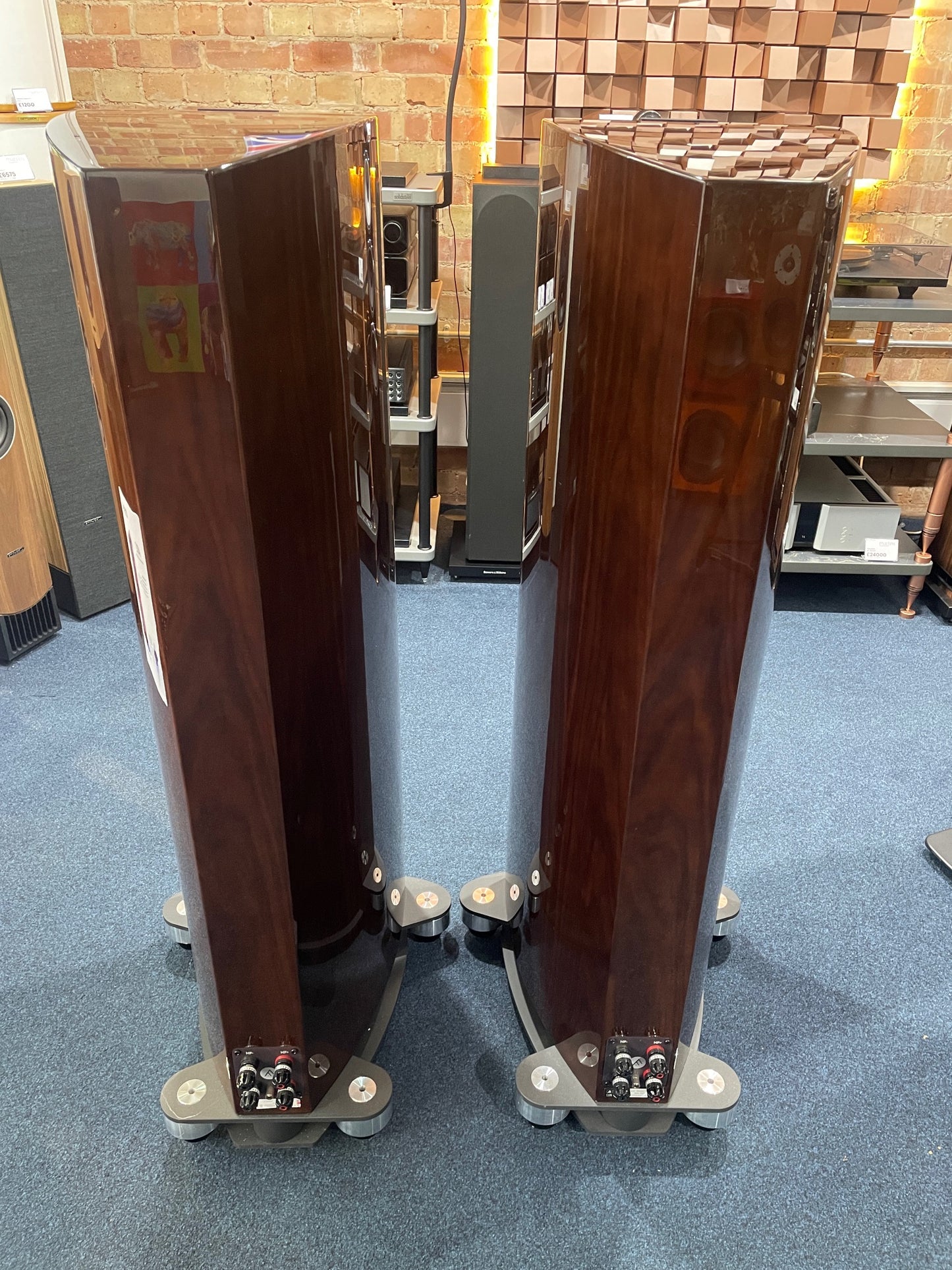 CLEARANCE SALE: Fyne Audio F702SP - Special Production Floorstanding Speakers | Ex-Demo