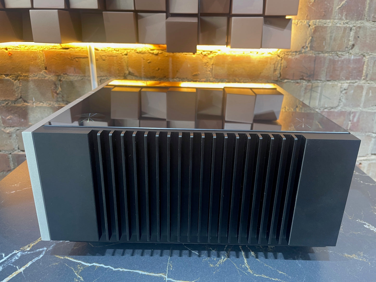 Quad Artera Stereo Power Amplifier - Clearance Sale (Silver)