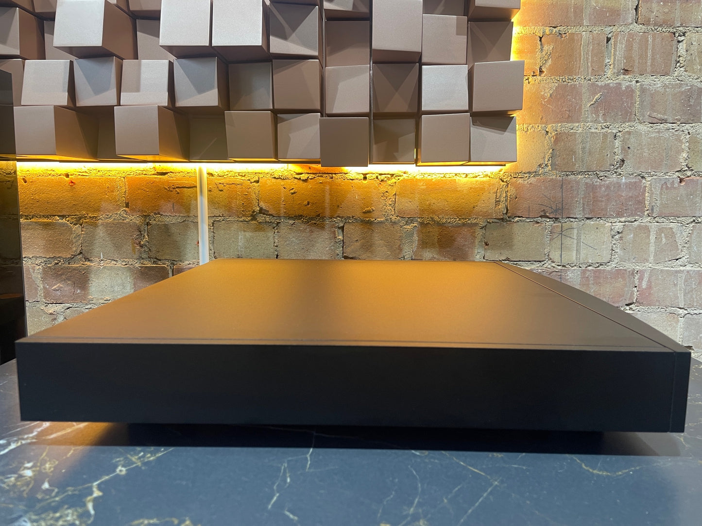 side view  dCS Rossini Master Clock - Precision Reference Clock 
