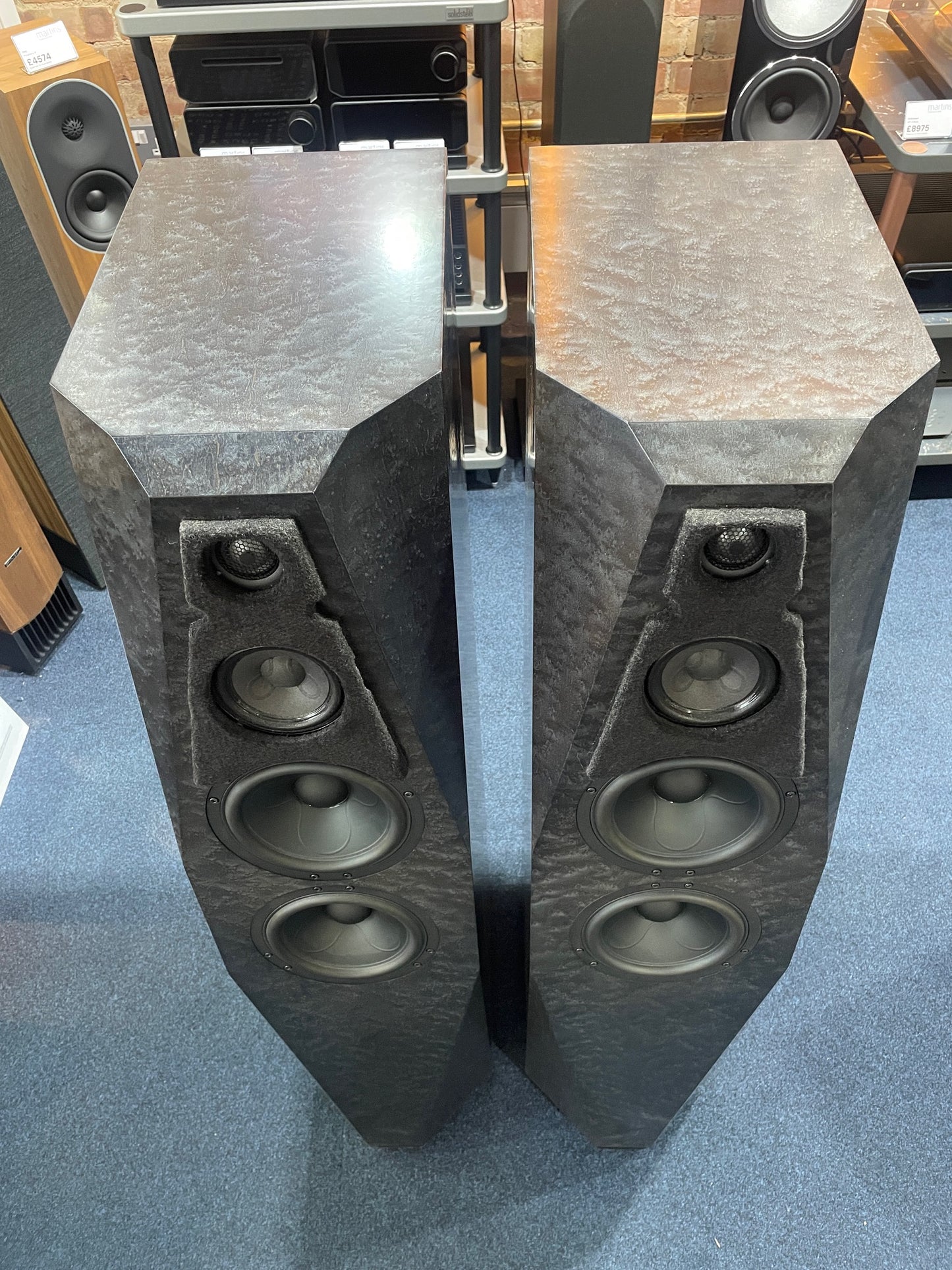 Avalon PM2.2
Dark Polychrome Floorstanding Loudspeakers | Ex-Demonstration top down view