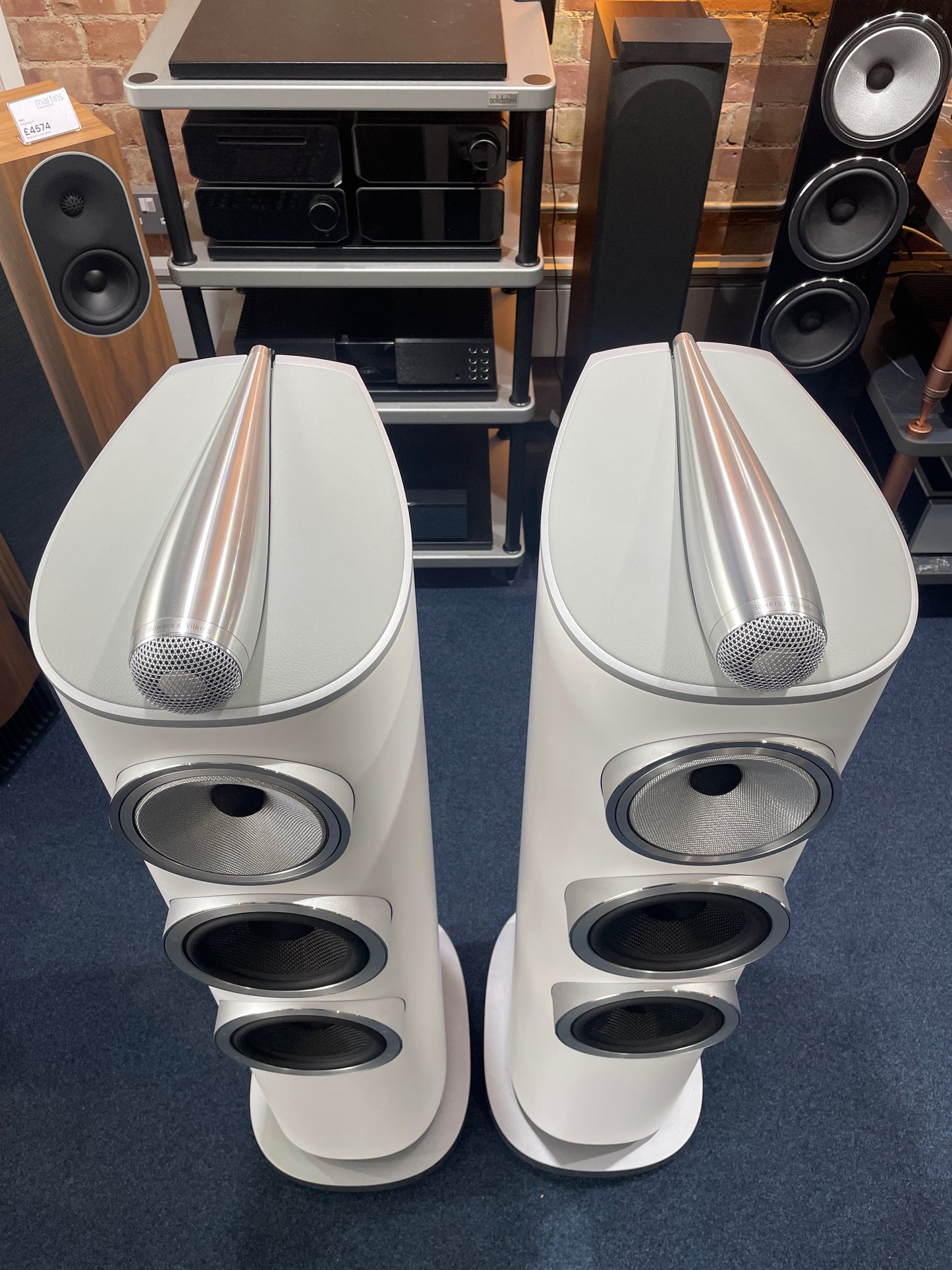 Top down view of the Bowers & Wilkins 804 D4