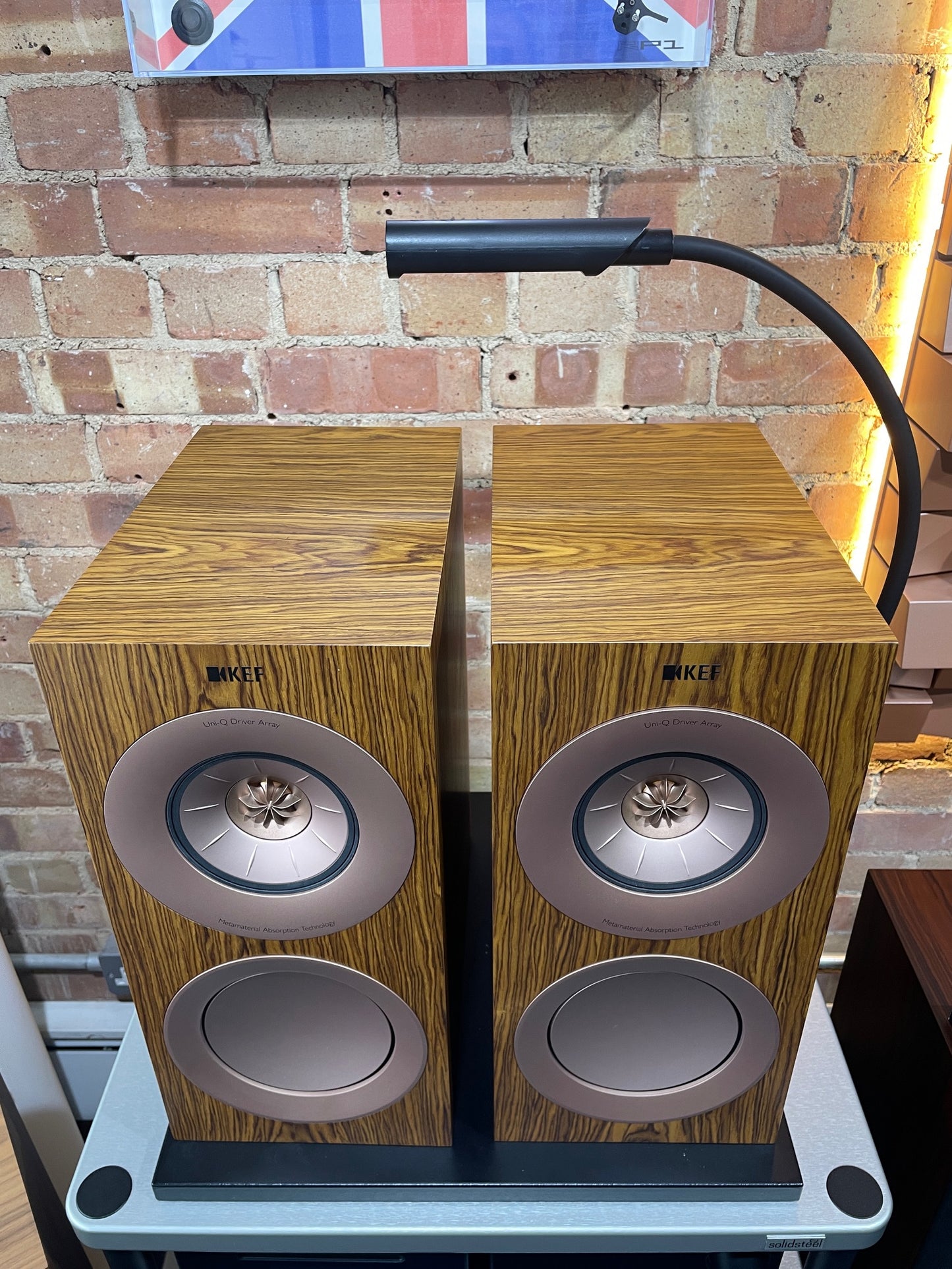 CLEARANCE SALE: KEF R3 Meta Standmount Loudspeakers – Walnut | Ex-Demonstration