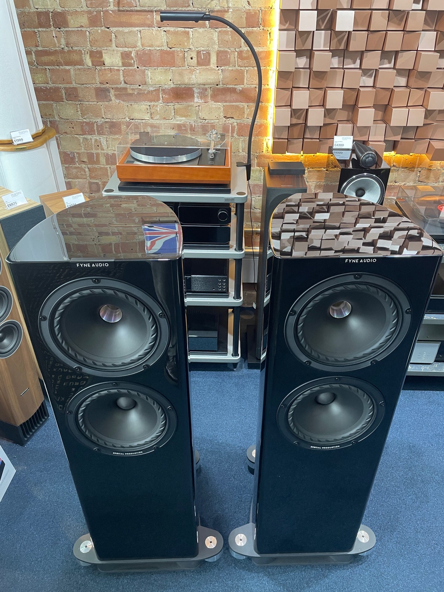 CLEARANCE SALE: Fyne Audio F703SP - Floorstanding Loudspeakers | Ex-Demo