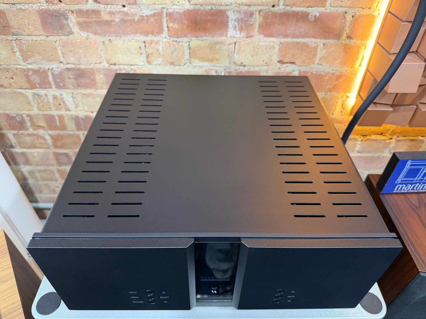 CLEARANCE SALE: Vitus RI-101 MK2 Integrated Amplifier – Ex-Demonstration