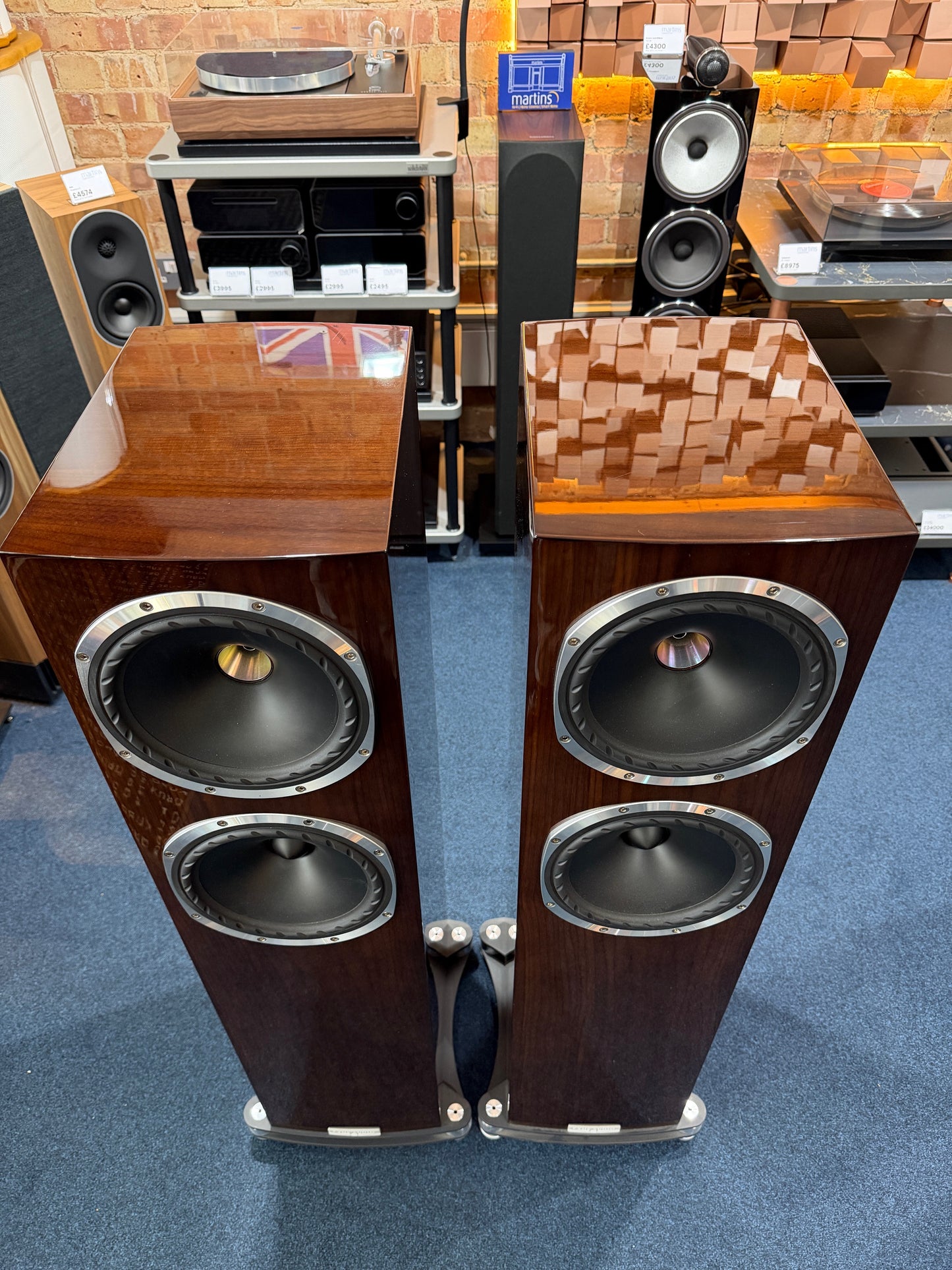 CLEARANCE SALE: Fyne Audio F502SP - Floorstanding Speakers | Ex-Demo